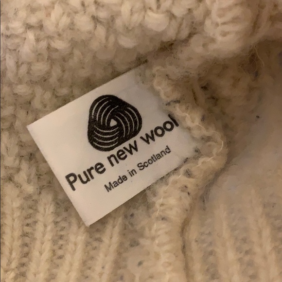 VINTAGE Cream Chunky Knit Fisherman’s Sweater - Picture 7 of 10